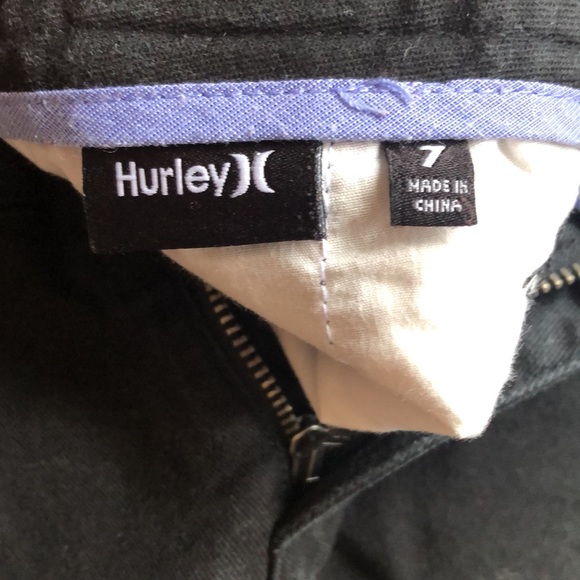 HURLEY Classic fit low rider skateboarding/Bermuda shorts. Size 7. In black - Picture 13 of 15